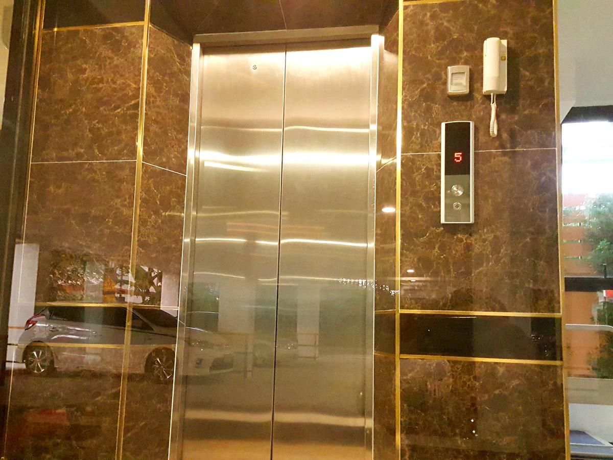 The All 24 Luxury Residence Банкок Екстериор снимка